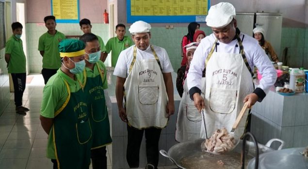 Kakanwil DIY Masak Menu Buka Puasa di Rutan Bantul