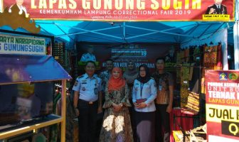 Kain Tapis Khas Lampung Karya Napi Lapas Gunung Sugih Mejeng di Correctional Fair 2019