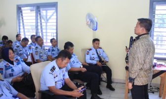 Plh. Kakanwil Kumham BabelÂ Berikan Penguatan UPT WBKÂ di LPKA Pangkalpinang