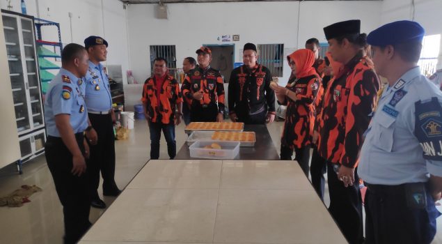 Kedatangan MPC Pemuda Pancasila, Lapas Batam Dapat Material Bangunan