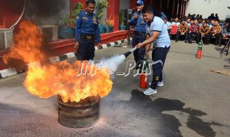 Petugas LPN Jakarta Simulasi Penanganan Bahaya Kebakaran