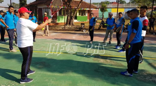 Jajaran Rutan Batang Latihan Tenis Bersama