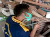 Di Lapas Muara Teweh, Limbah Kayu Diubah Jadi Ukiran 