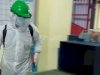 Petugas Kesehatan Lakukan Penyemprotan Disinfektan di Seluruh Area LPN Kasongan