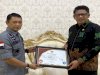 Kalapas Bontang Serahkan Piagam Penghargaan kepada Wali Kota Bontang