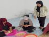 Latih Skill, WBP Perempuan Lapas Namlea Belajar Pembuatan Roti