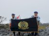 2 Petugas Rutan Ambon Kibarkan Bendera Pemasyarakatan di Gunung Tertinggi Prov. Maluku