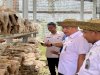 Kakanwil Ditjenpas Kalsel Panen di SAE dan Letakkan Batu Pertama Dimulainya Pelatihan Konstruksi Bangunan