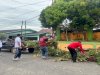 Lapas Muara Bulian Bersihkan Lingkungan dan Pangkas Pohon di Area SDN No. 112/1 Perumnas