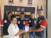 Hasil Kerja Tekun, Warga Binaan Lapas Wahai Terima Premi Akhir Tahun