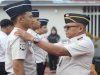 Kalapas Takalar Sematkan Tanda Kenaikan Pangkat bagi Lima Petugas