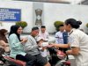 Ramadan Berkah, Lapas Bandanaira Bagikan 130 Takjil untuk Warga