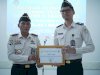 Tingkatkan Semangat Kerja, LPKA Martapura Serahkan Penghargaan bagi Petugas Teladan