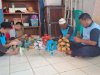 Warga Binaan Rutan Marabahan Sulap Limbah Plastik Jadi Hiasan Bunga Bernilai Seni