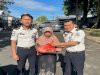 Bapas Amuntai Bagikan Paket Sembako bagi Tukang Becak dan Pedagang Kaki Lima