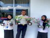 Wujudkan Pembinaan Kreatif, Warga Binaan Lapas Luwuk Sulap Kantong Plastik Bekas Jadi Bunga Hias