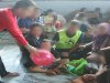 Momentum Harganas, Kader Pendidikan Lapas Banjarmasin Bagikan Balon untuk Anak Pengunjung 