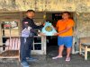 Lapas Terbuka Kendal Salurkan Bansos bagi Warga Terdampak Banjir Rob di Dusun Mbaran