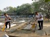 Tumbuhkan Nasionalisme dan Kepedulian Lingkungan, Lapas Mojokerto Bersihkan TMP Gajah Mada