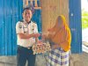 Bapas Luwuk Salurkan Bantuan Sembako kepada Warga Sekitar Kantor