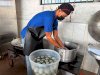 Digandrungi Masyarakat, Rutan Rantau Kembali Produksi Telur Asin RuRa