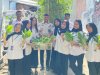 Penuhi Kebutuhan Dapur, Lapas Wahai Panen Sawi bersama Peserta Magang