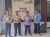 Lapas Tolitoli Serahkan Enam Piala Hasil Karya Warga Binaan untuk Lomba Bintang Radio RRI