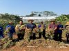 Lapas Banjarbaru Panen 50 Kilogram Kacang Tanah di Lahan SAE