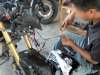 Asah Keterampilan Otomotif, Warga Binaan Lapas Banjarmasin Pasang Lampu Motor
