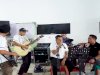 Bersama Petugas, Diamond Band Lapas Narkotika Karang Intan Alunkan Lagu Populer Temani Kunjungan Keluarga