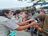Lapas Perempuan Ambon Turun ke Pasar Waiheru, Bagikan Masker untuk Lindungi Masyarakat
