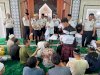 Kalapas Cipinang Bagikan Ratusan Baju Koko, Dorong 200 Santri Jadi Teladan bagi Warga Binaan