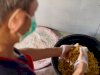 Kembangkan Produk Unggulan, Warga Binaan Lapas Kotabaru Produksi Keripik Usus