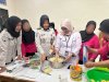 Asah Keterampilan Kuliner, Warga Binaan Lapas Perempuan Pangkalpinang Praktik Membuat Aneka Kue Kering