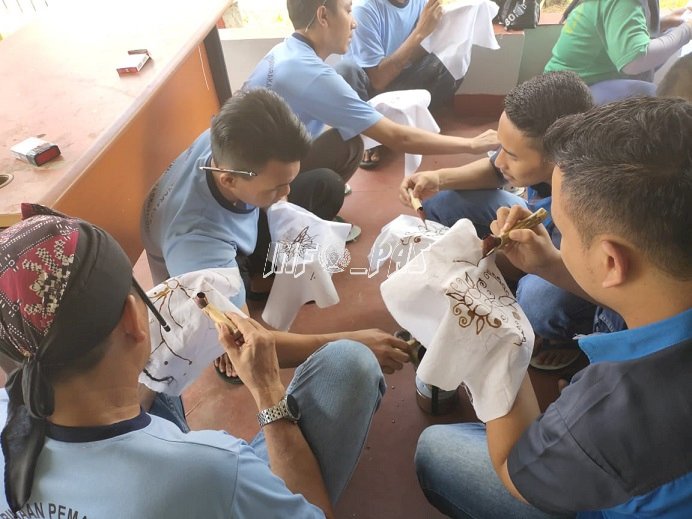 WBP Lapas Rangkasbitung Belajar Membatik Tulis