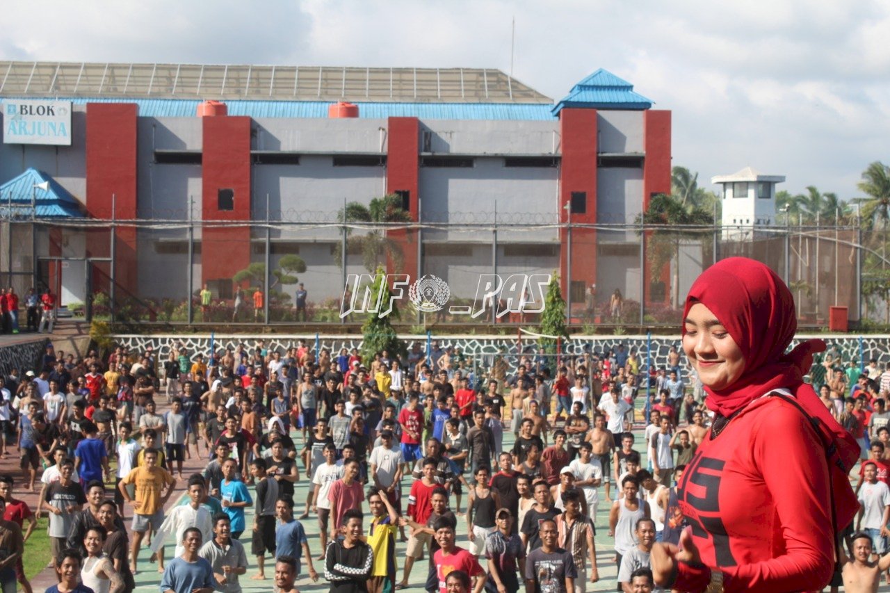 Senam Bersama, WBP Penuhi Lapangan Lapas Cilegon