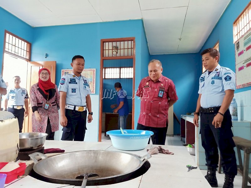 Widyaiswara Ahli Utama BPSDM Hukum dan HAM Puji Bersih & Tertatanya Lapas Tanjungpandan