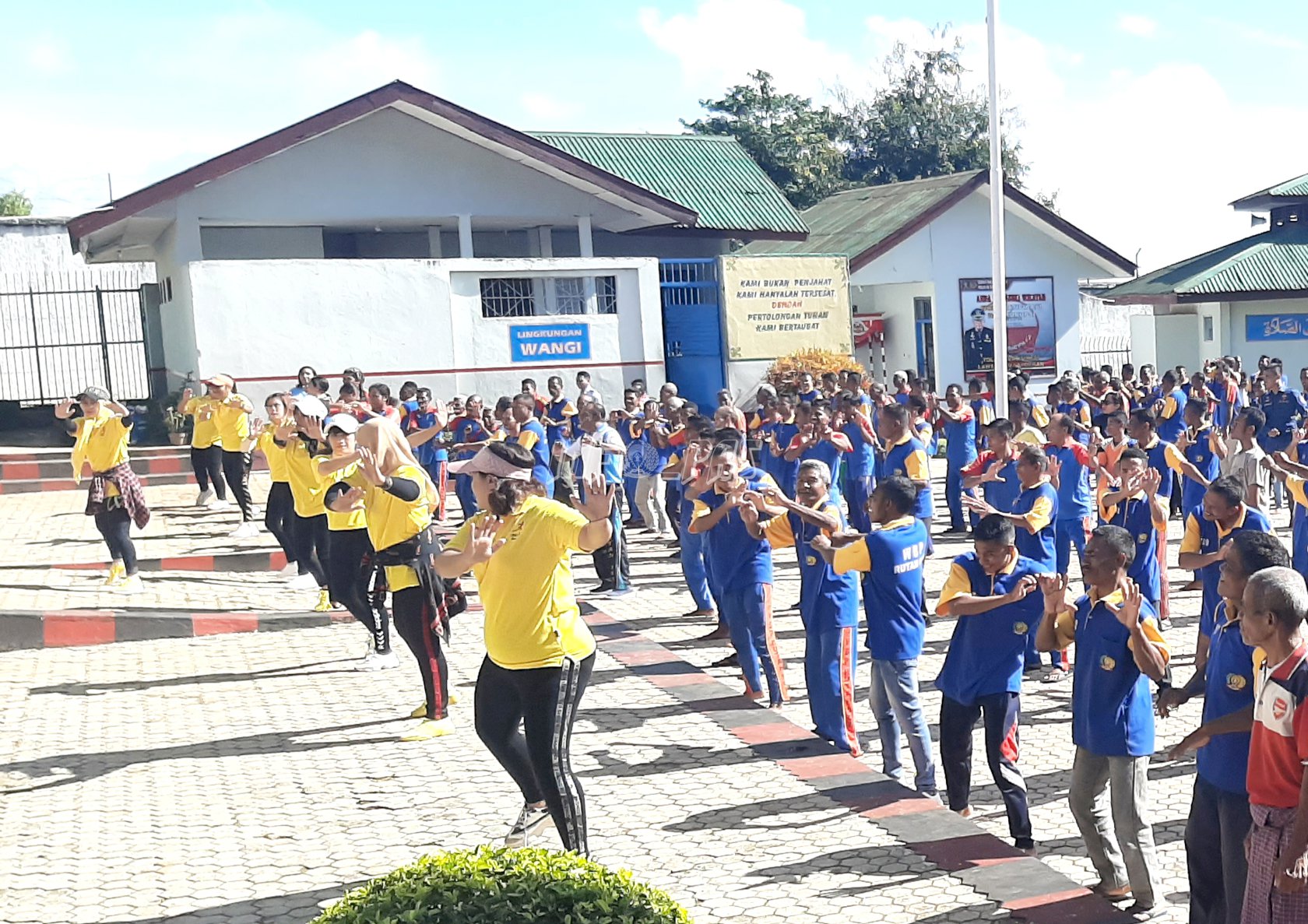 Datangkan Grup Zumba, Rutan Soe Gelar Senam Bersama