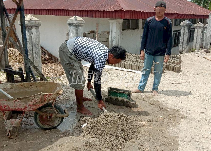 WBP Lapas Muara Teweh Rasakan Hasil Pelatihan Pembuatan Batako