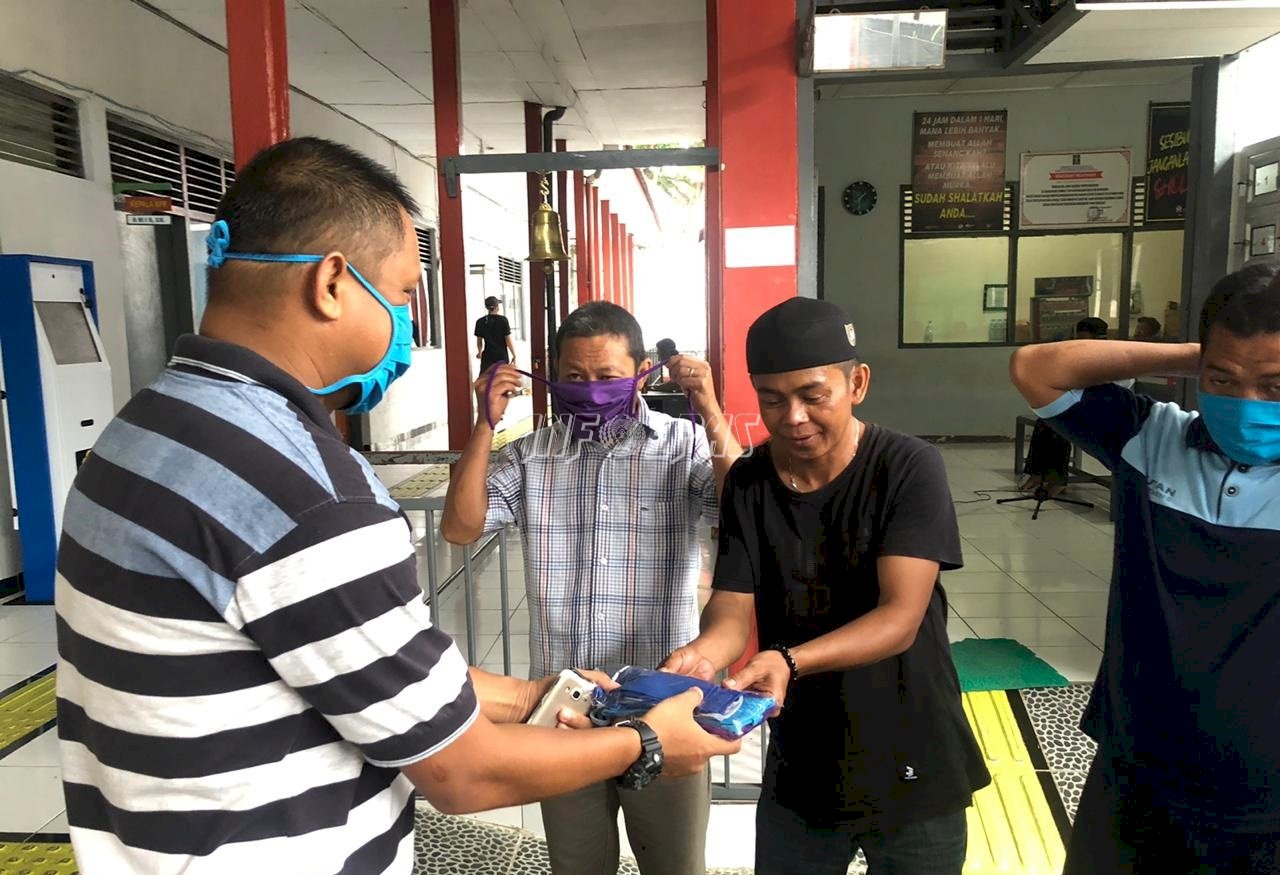 Karutan Bantaeng Bagikan Masker Kepada WBP