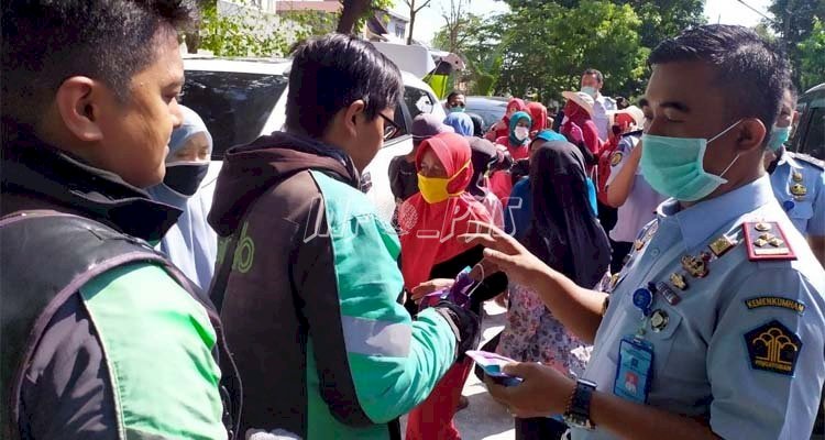 Lapas Malang Bagikan, Masker, Sembako, dan APD