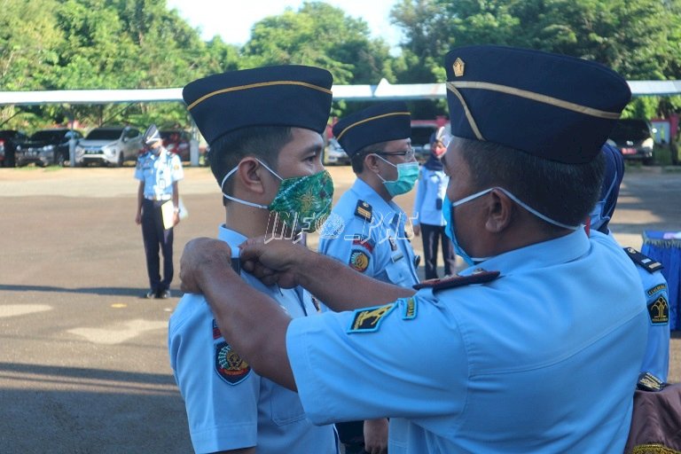 7 Petugas LPN Karang Intan Naik Pangkat