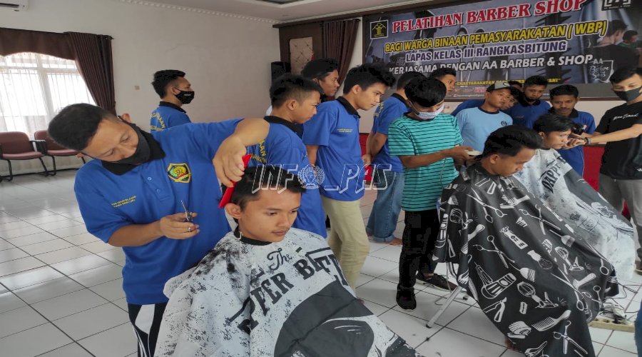 New Normal, WBP Lapas Rangkasbitung Ikuti Pelatihan Barber Shop