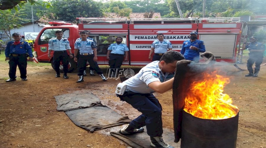 Petugas Rutan Batang Ikuti Pelatihan & Simulasi Kebakaran