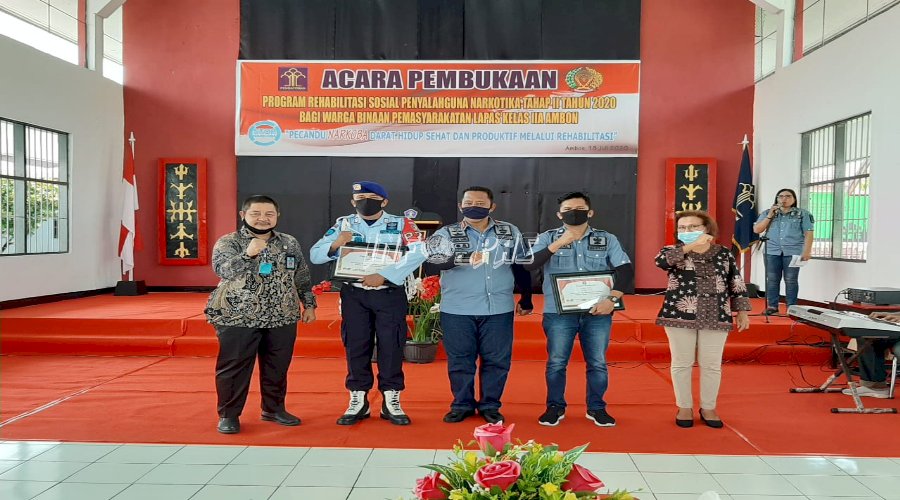 2 Petugas Lapas Ambon Raih Penghargaan Petugas Teladan 