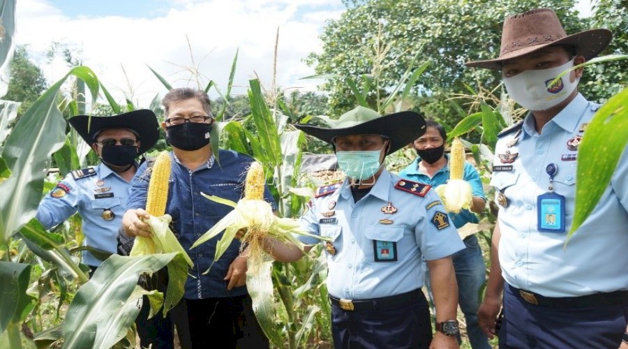 Rutan Manado Panen Jagung & Lepas 500 Bibit Ikan Mujair