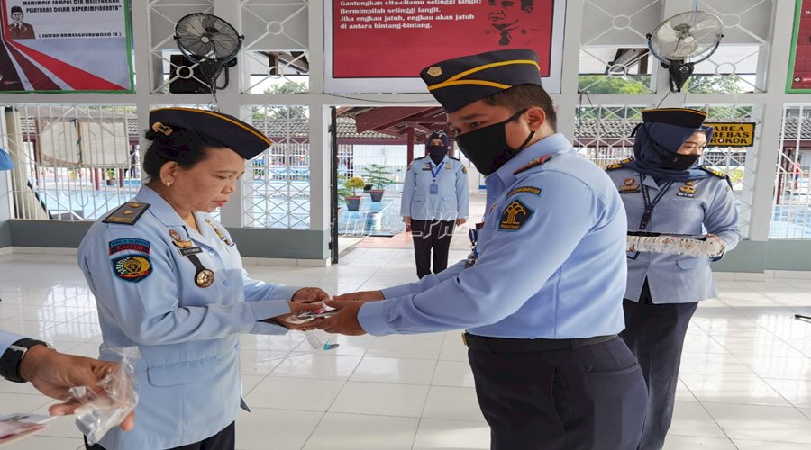 Cegah COVID-19, Rutan Balikpapan Bagikan APD Bagi Petugasnya