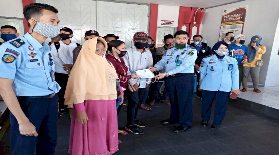 23 Narapidana Lapas Semarang Kembali Bebas Asimilasi di Rumah