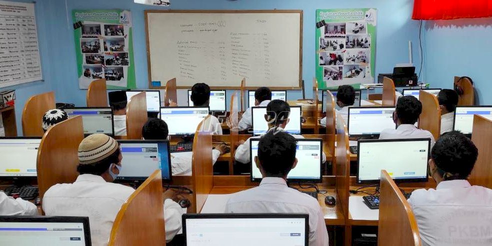100 Siswa PKBM Pandu Pelajar Mandiri LPN Jakarta Ikuti Ujian Berbasis Komputer