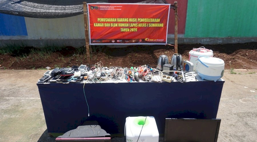 Lapas Semarang Musnahkan Barang Sitaan Hasil Razia